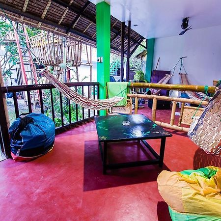 Jeepney Hostel And Kite Resort Balabag  Eksteriør billede