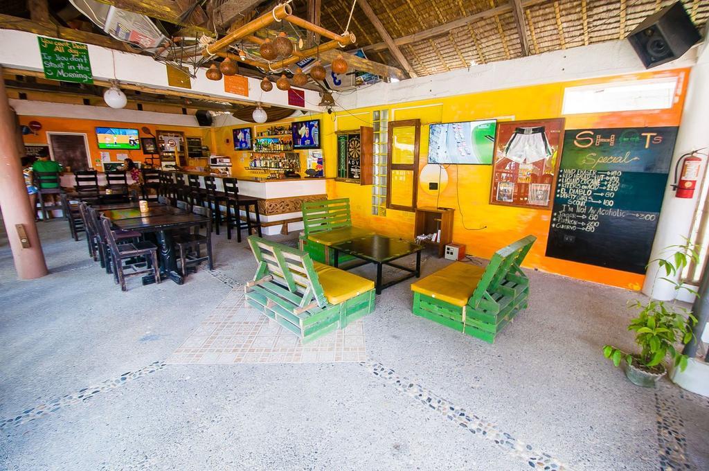 Jeepney Hostel And Kite Resort Balabag  Eksteriør billede