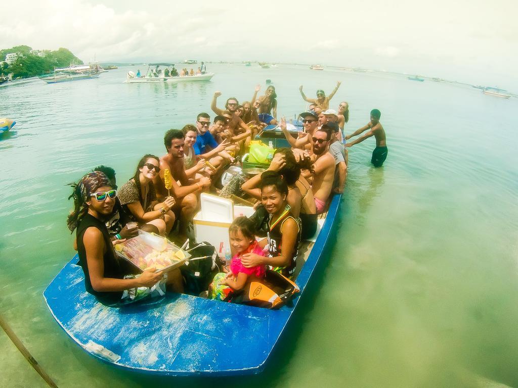 Jeepney Hostel And Kite Resort Balabag  Eksteriør billede